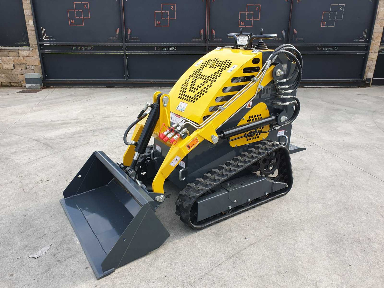 Chargeuse sur pneus JPC HT360 MINI TRACK LOADER