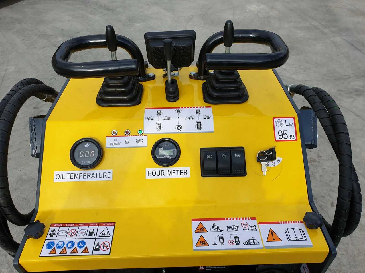 Chargeuse sur pneus JPC HT360 MINI TRACK LOADER