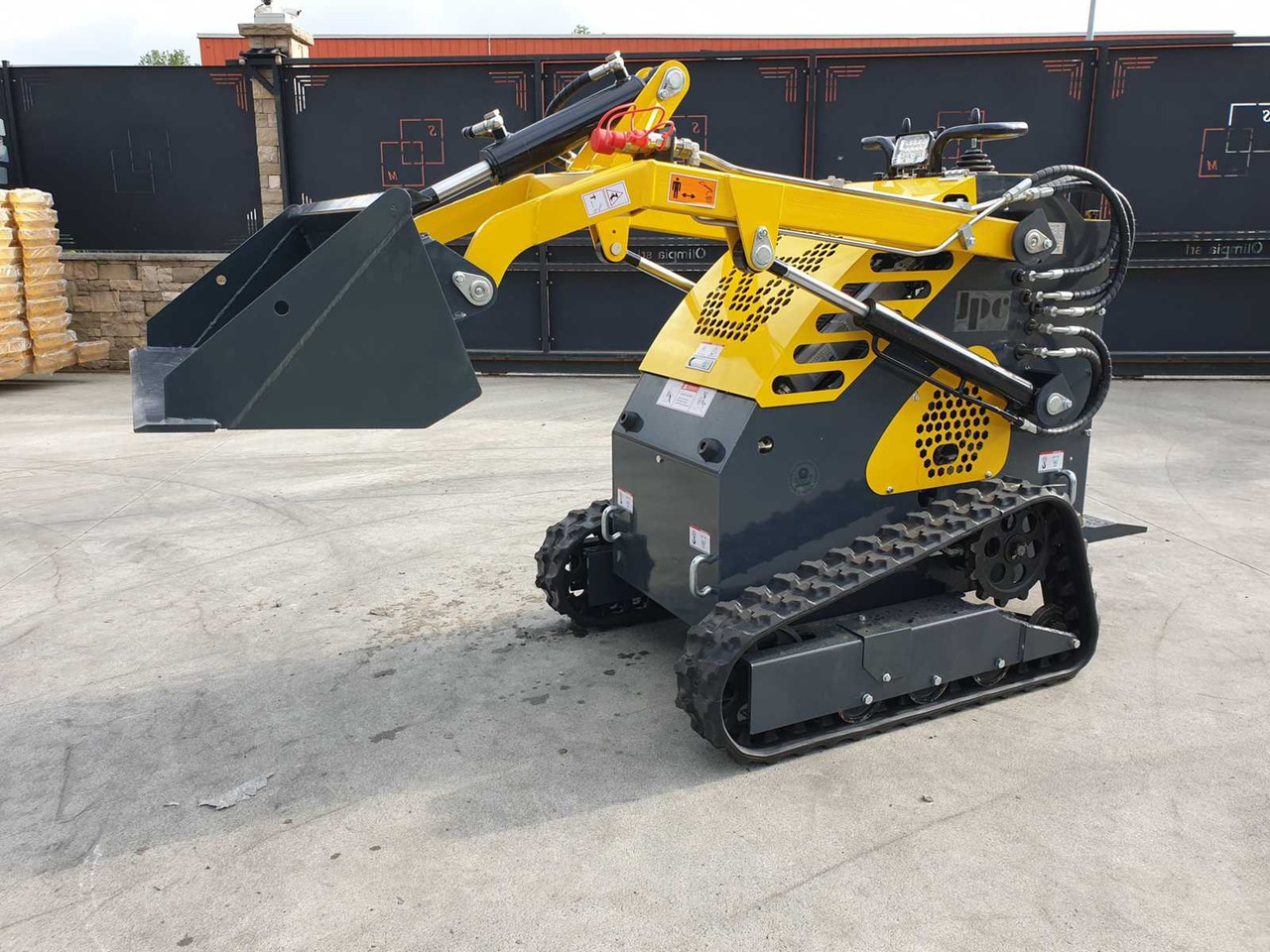 Chargeuse sur pneus JPC HT360 MINI TRACK LOADER
