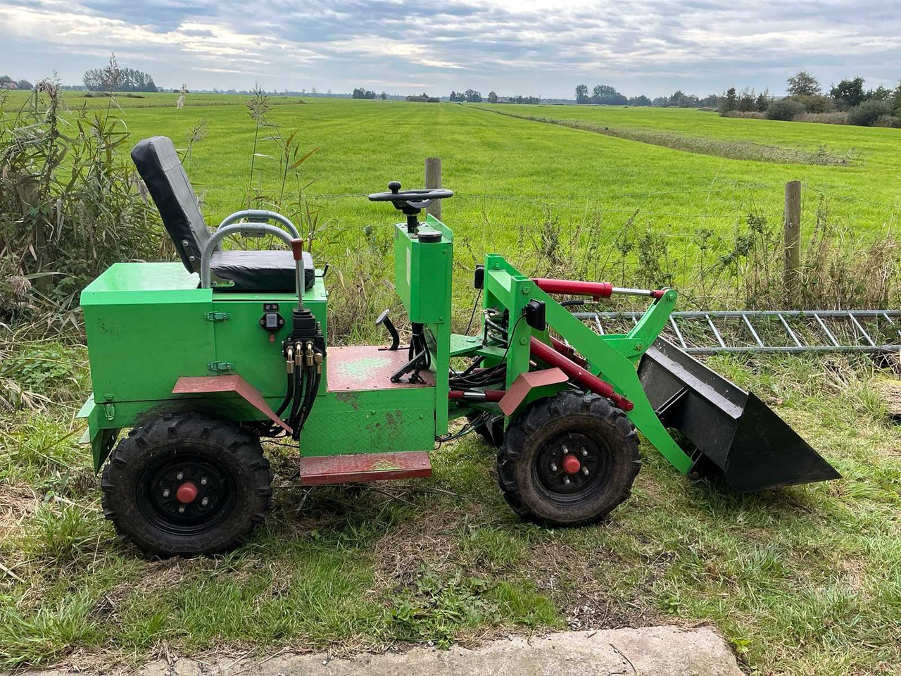 Chargeuse sur pneus JPC ME18 SHOVEL