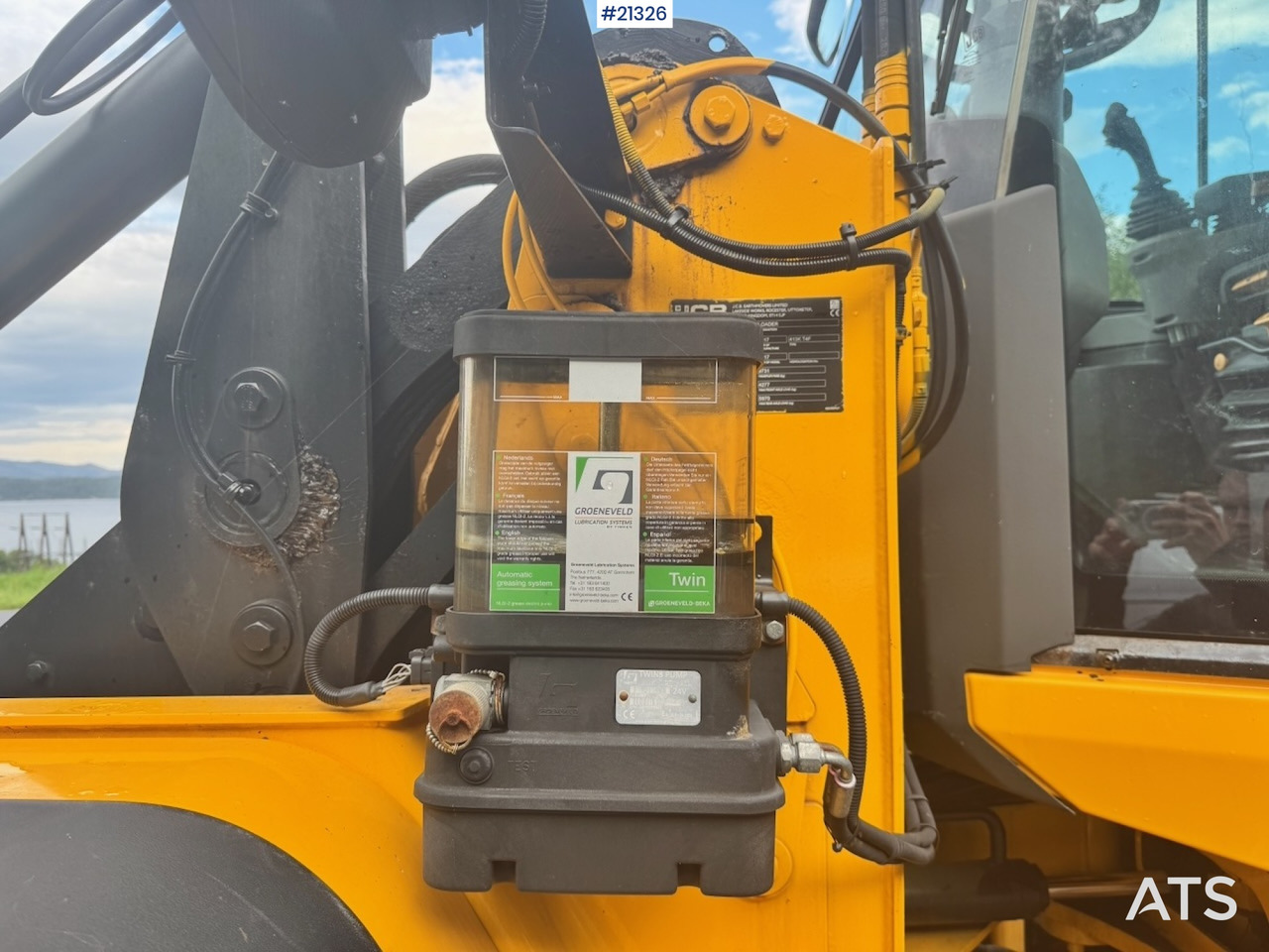 Chargeuse sur pneus Jcb 413K