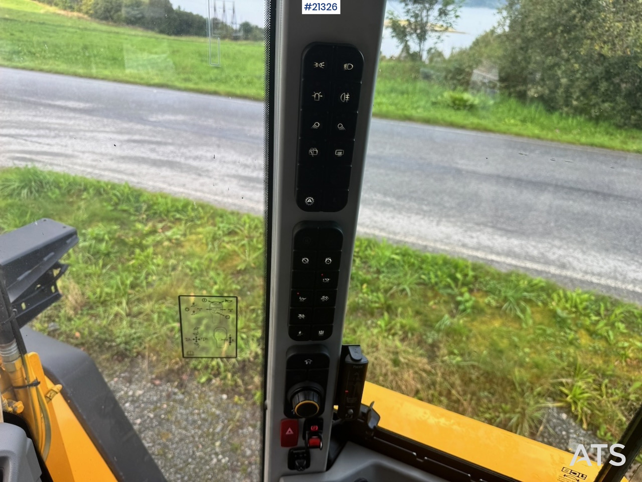 Chargeuse sur pneus Jcb 413K