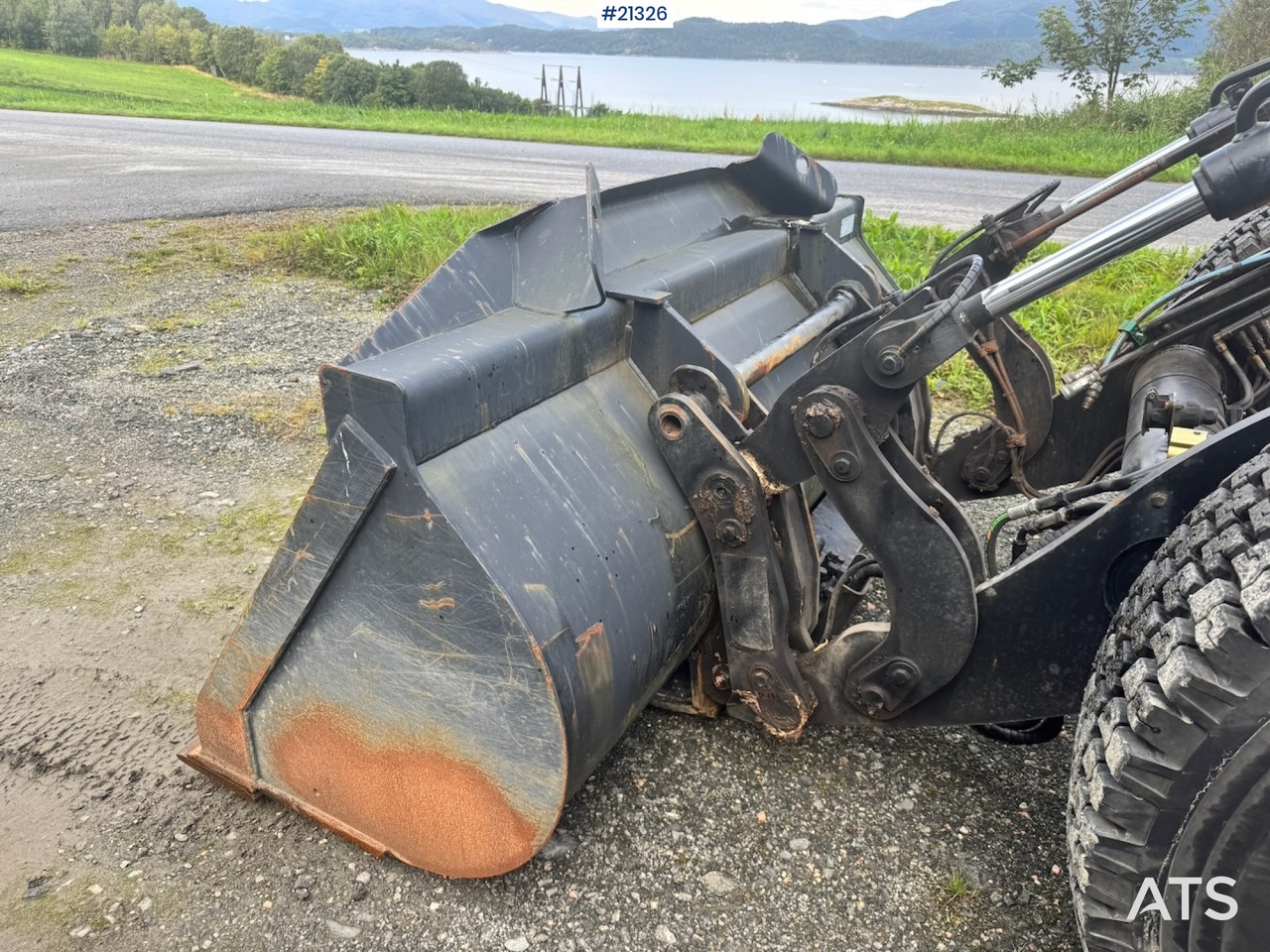 Chargeuse sur pneus Jcb 413K