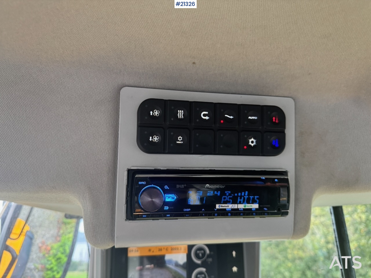 Chargeuse sur pneus Jcb 413K