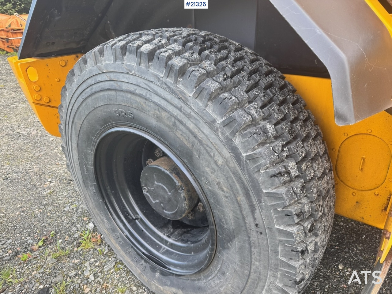 Chargeuse sur pneus Jcb 413K