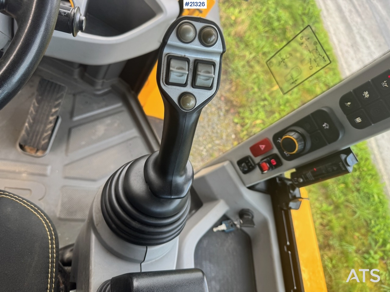 Chargeuse sur pneus Jcb 413K