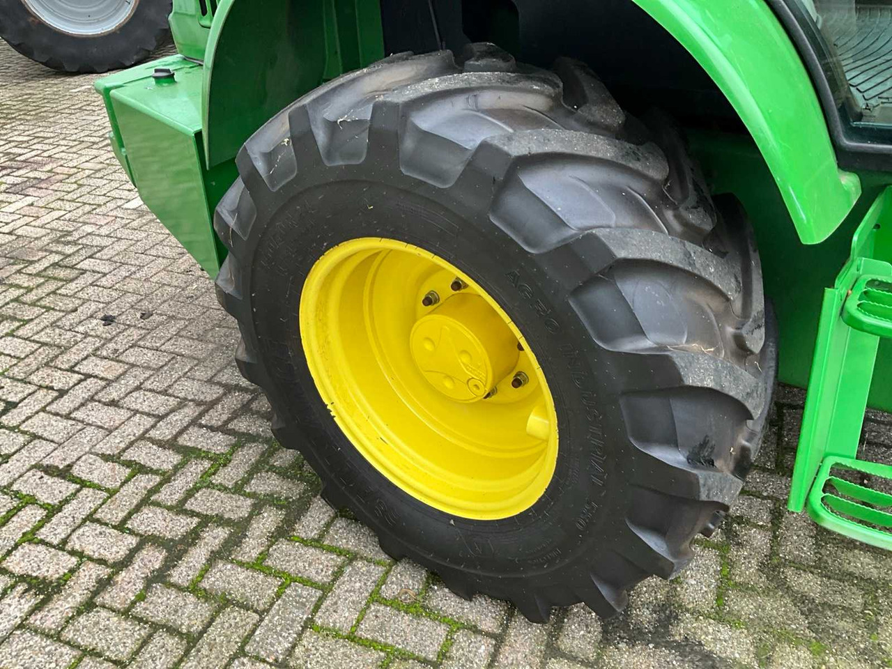 Chargeuse sur pneus John Deere 3800