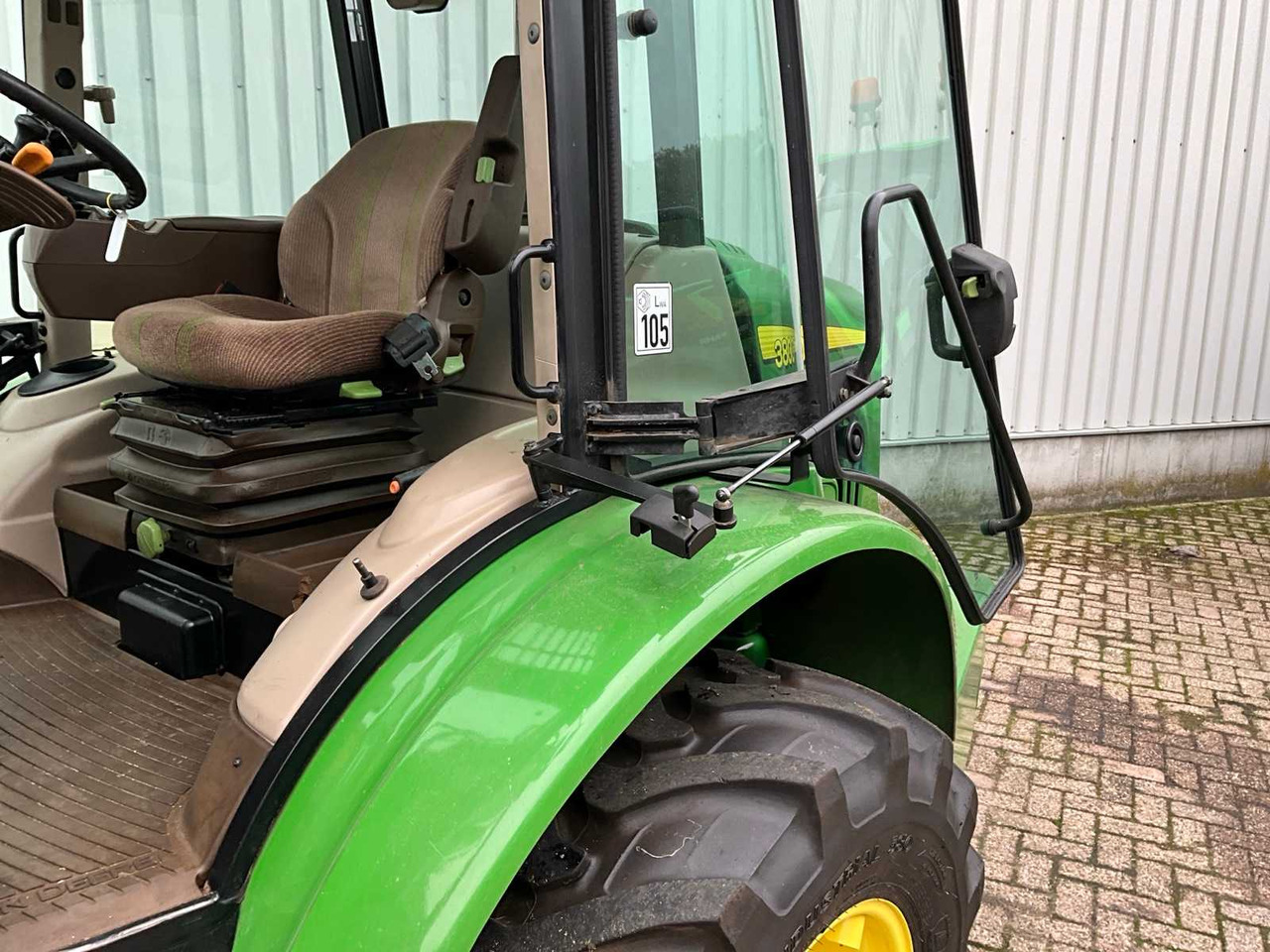 Chargeuse sur pneus John Deere 3800