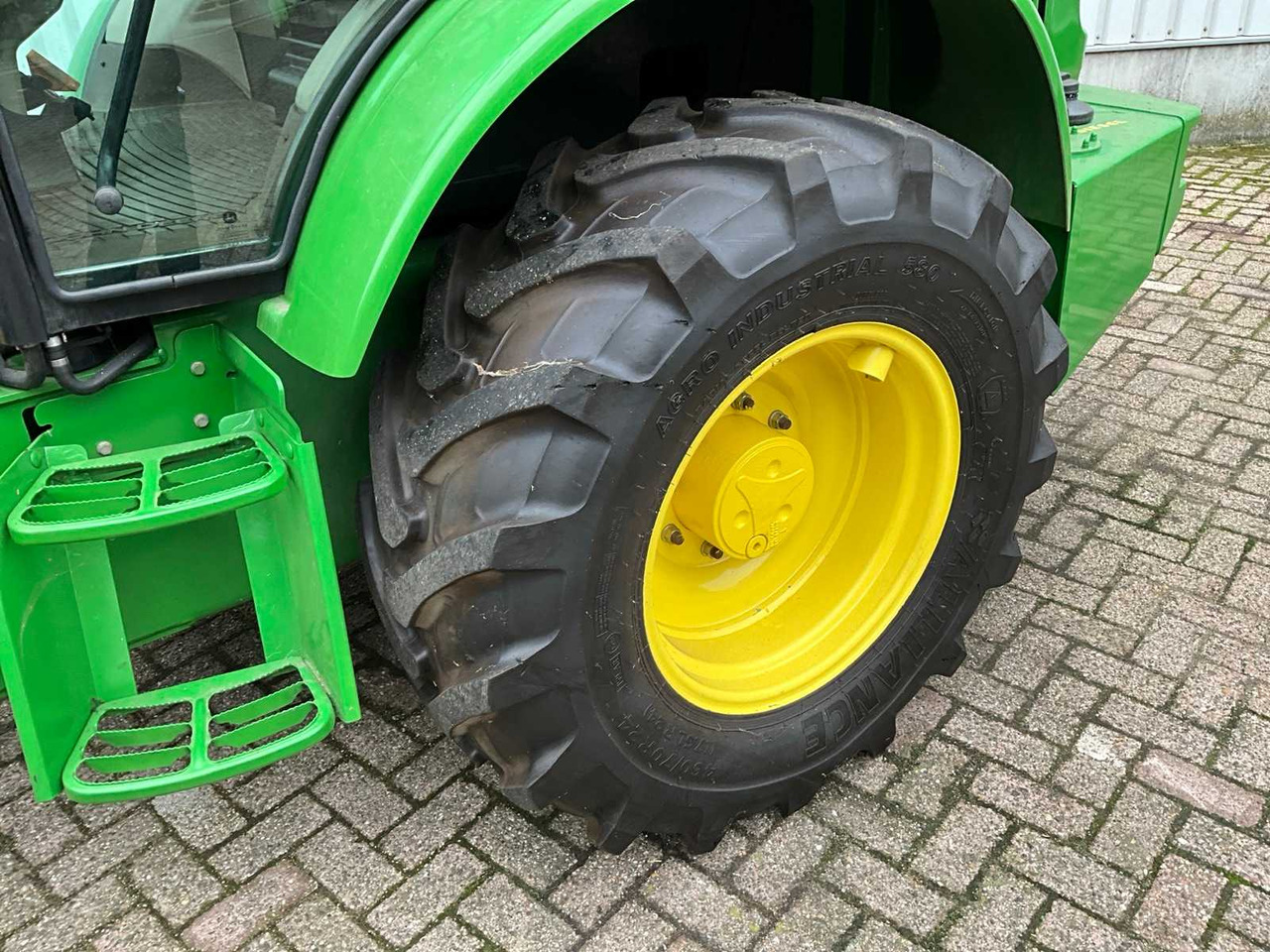 Chargeuse sur pneus John Deere 3800