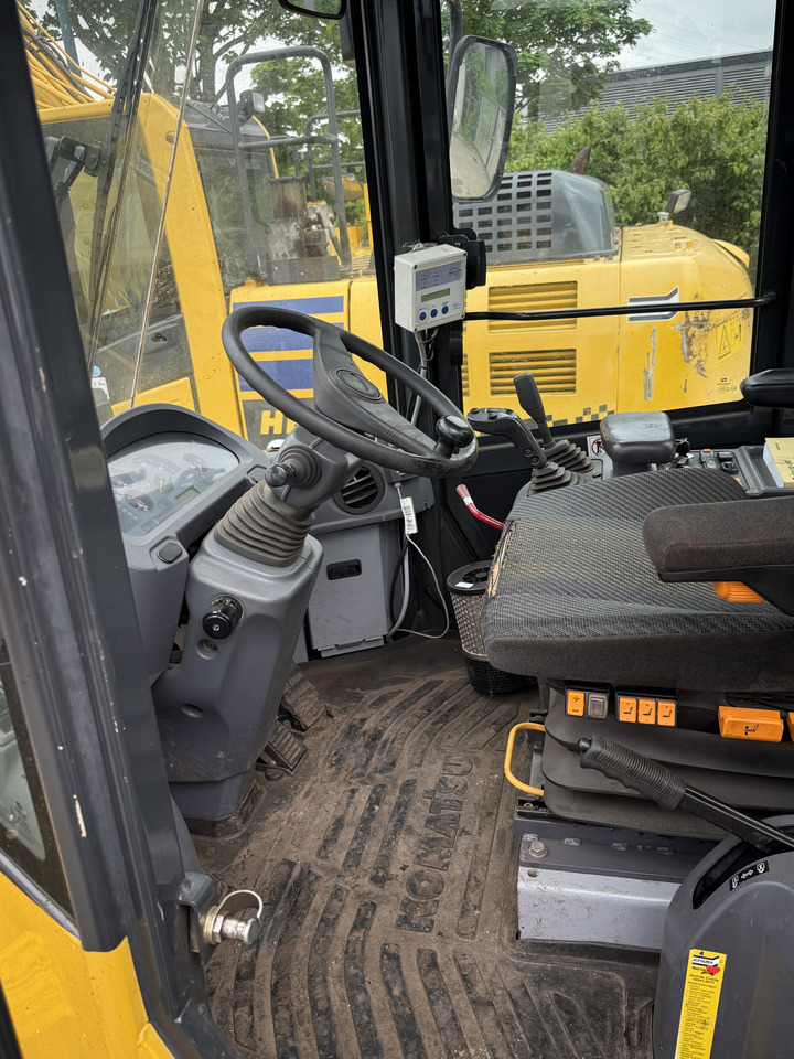 Chargeuse sur pneus KOMATSU WA200PZ-6