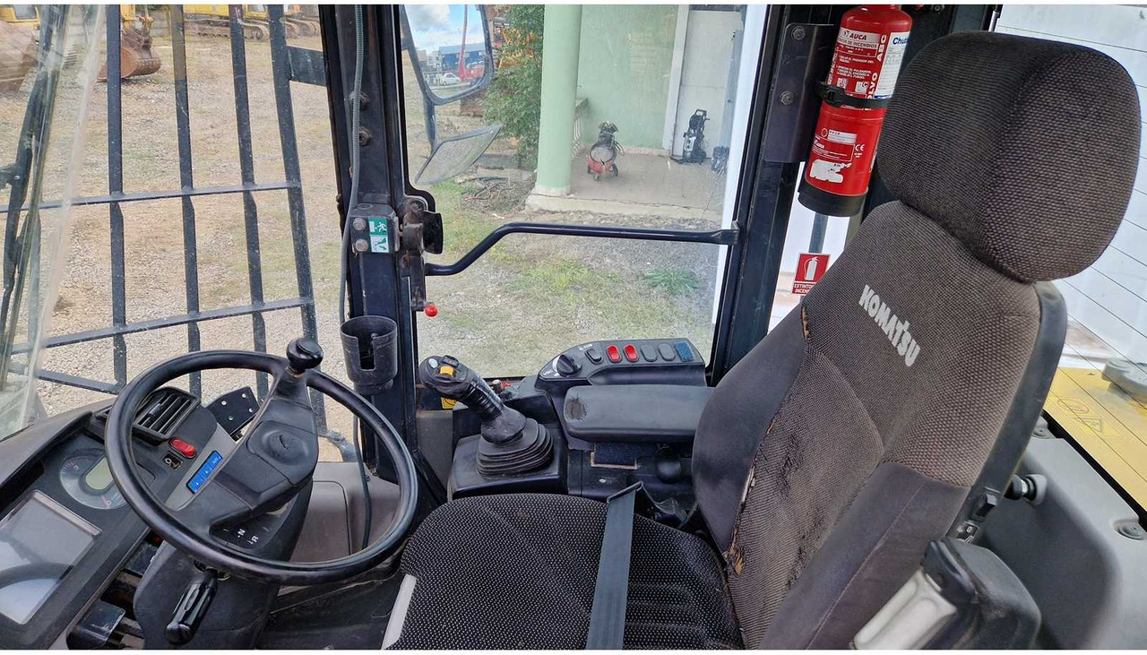 Chargeuse sur pneus KOMATSU - WA270-7 - SHOVEL - 2017