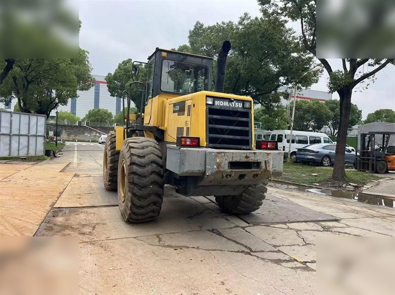 Chargeuse sur pneus KOMATSU WA320-3