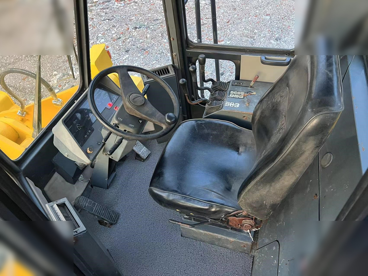 Chargeuse sur pneus KOMATSU WA320-3