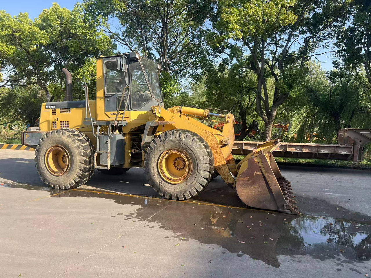 Chargeuse sur pneus KOMATSU WA320-3