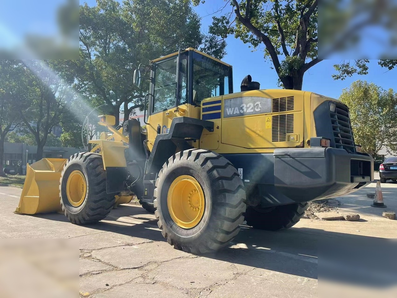 Chargeuse sur pneus KOMATSU WA320-5