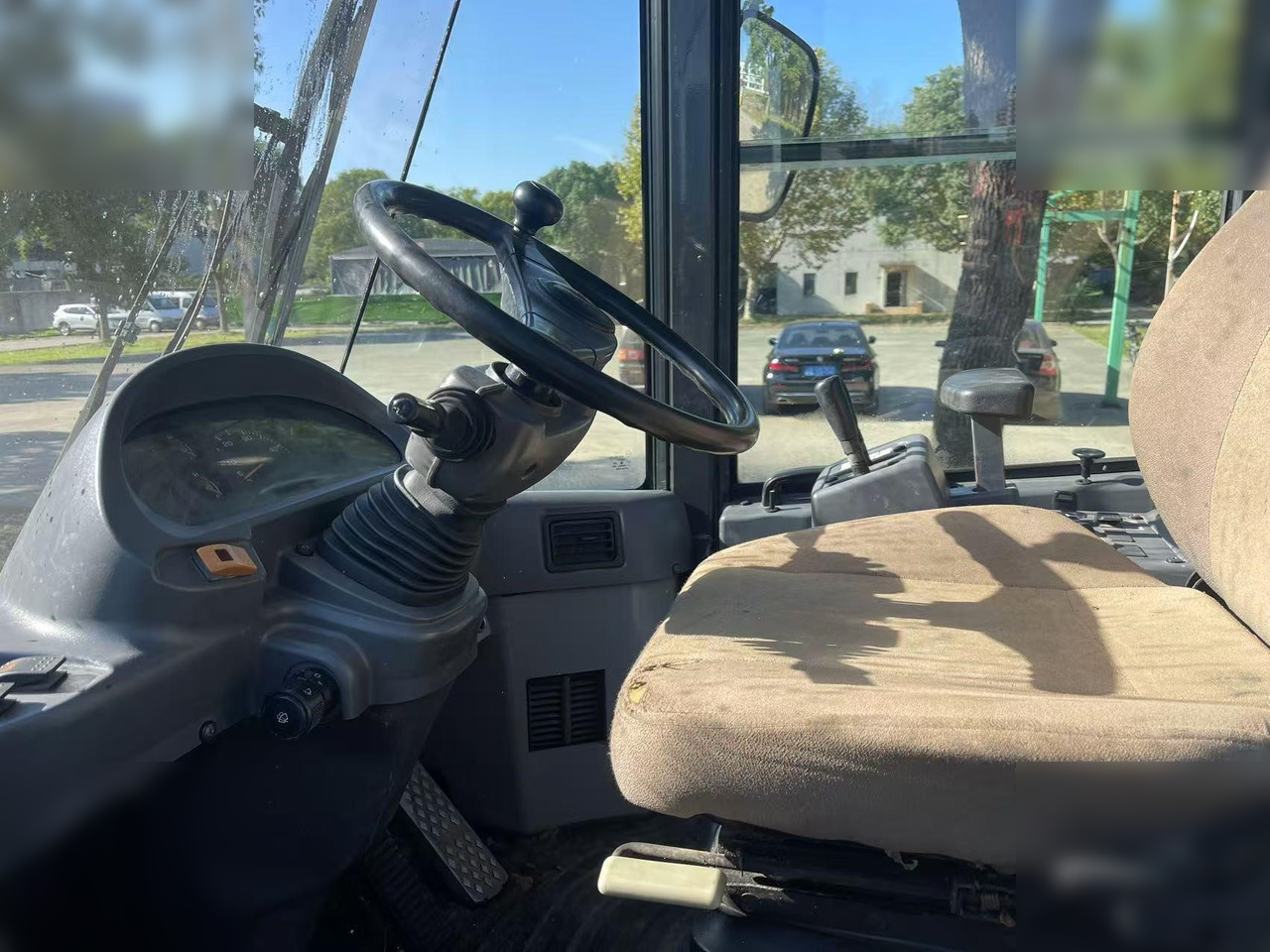 Chargeuse sur pneus KOMATSU WA320-5