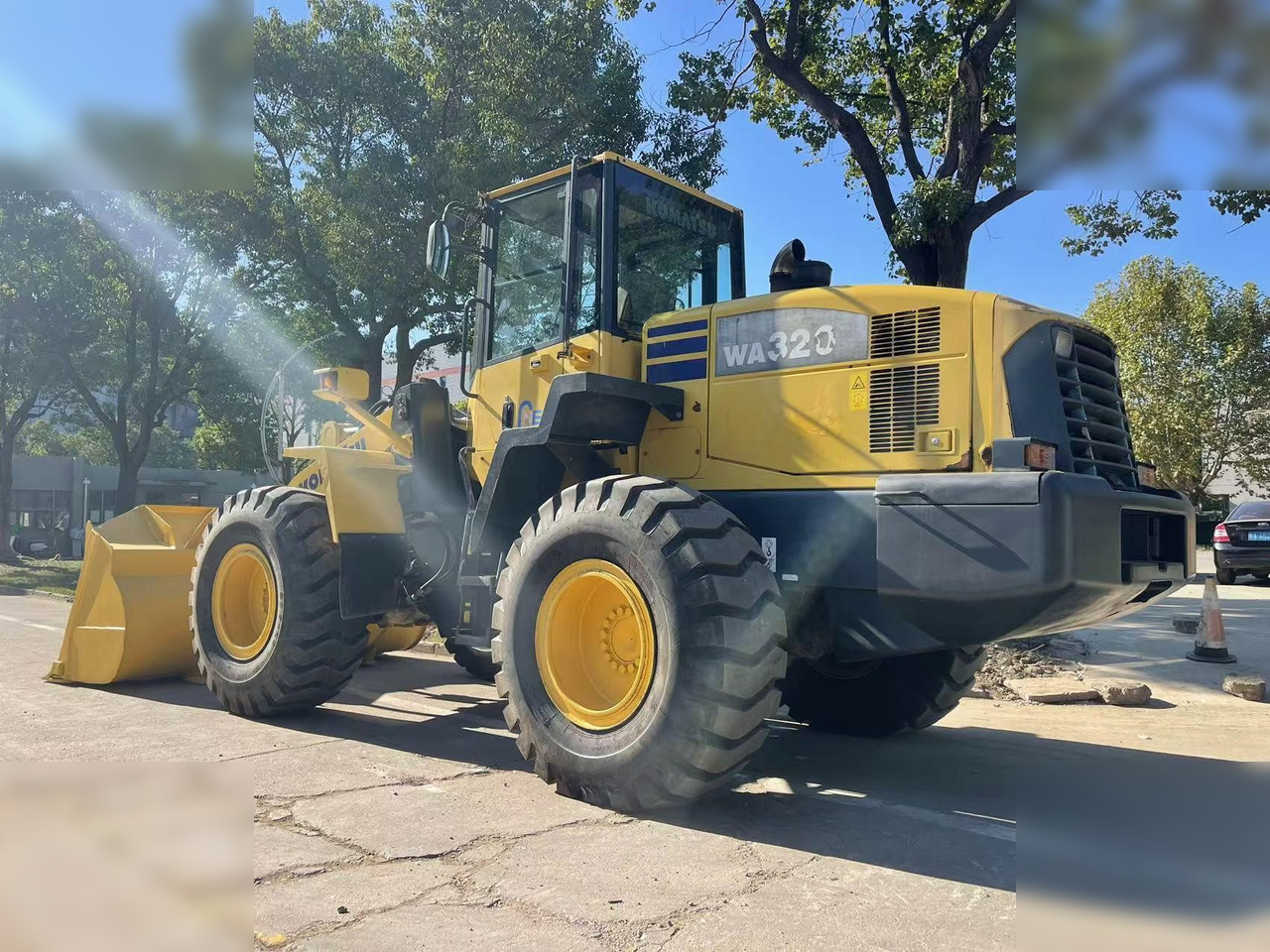 Chargeuse sur pneus KOMATSU WA320-5