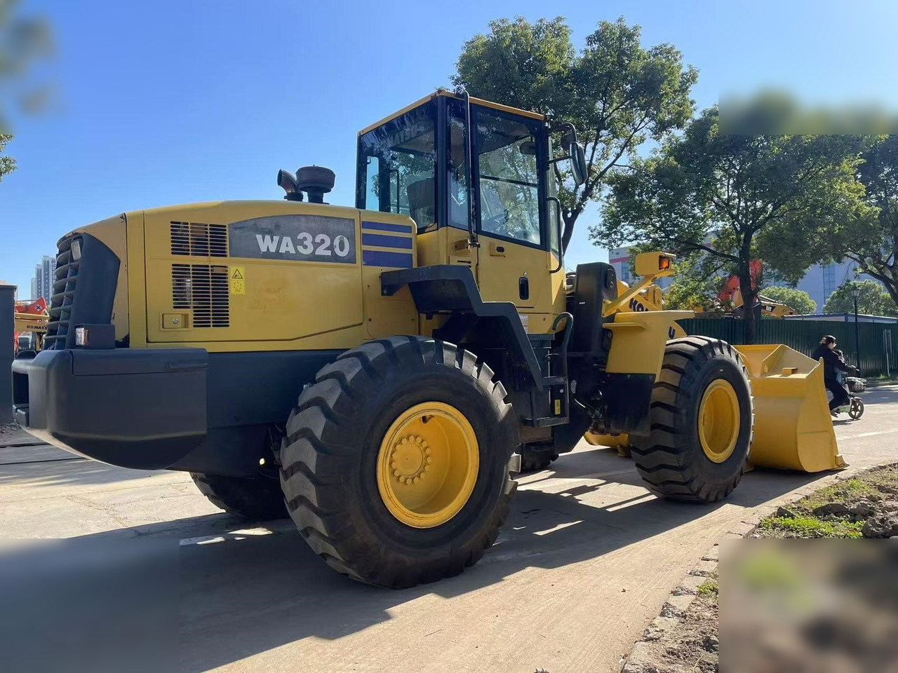 Chargeuse sur pneus KOMATSU WA320-5