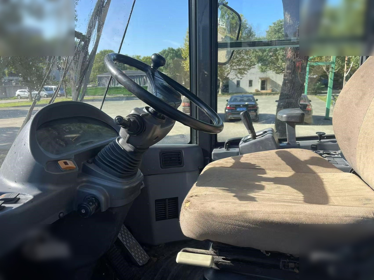 Chargeuse sur pneus KOMATSU WA320-5