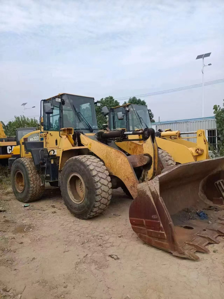 Chargeuse sur pneus KOMATSU WA320-5