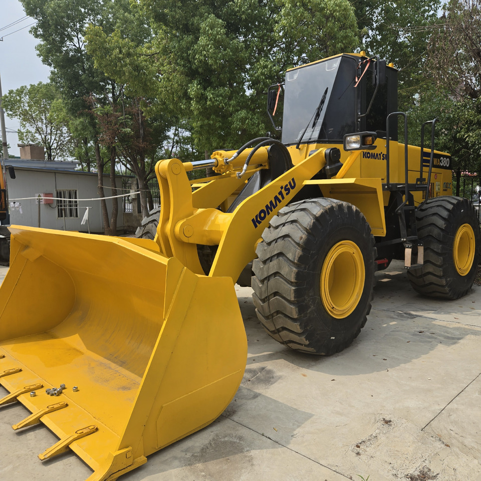 Chargeuse sur pneus KOMATSU WA380