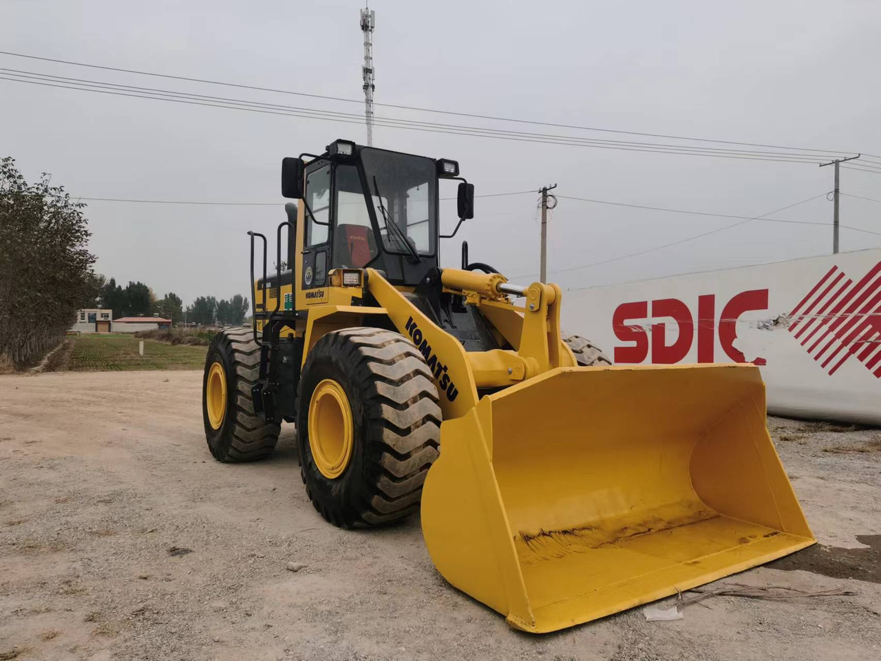 Chargeuse sur pneus KOMATSU WA380