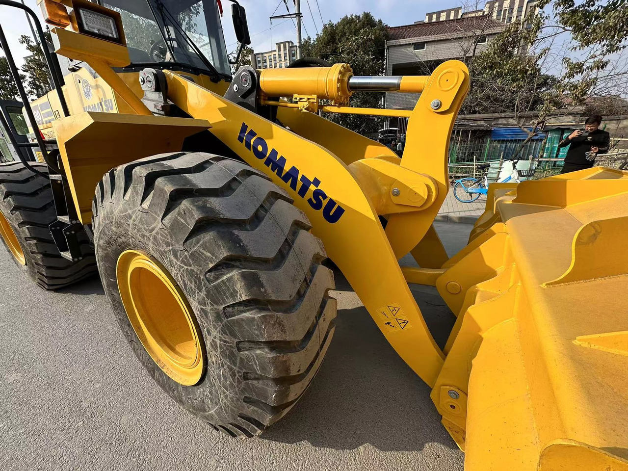 Chargeuse sur pneus KOMATSU WA380