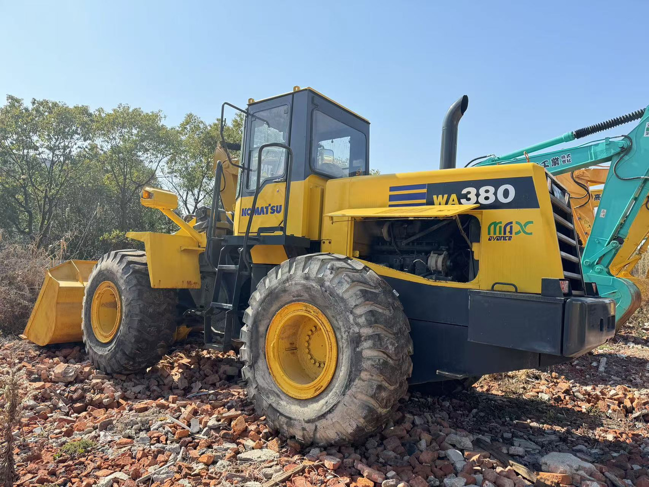 Chargeuse sur pneus KOMATSU WA380