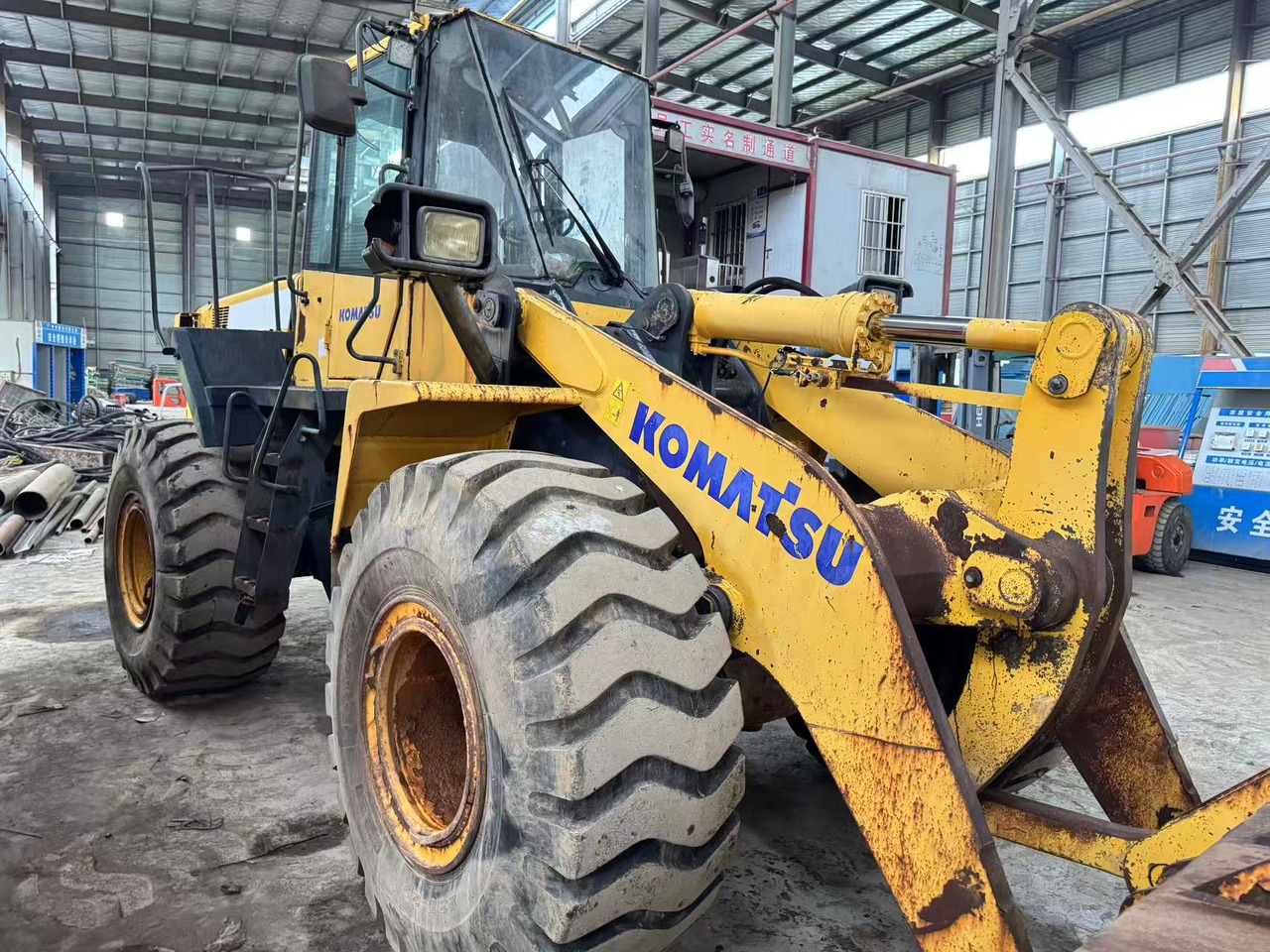 Chargeuse sur pneus KOMATSU WA380Z-6