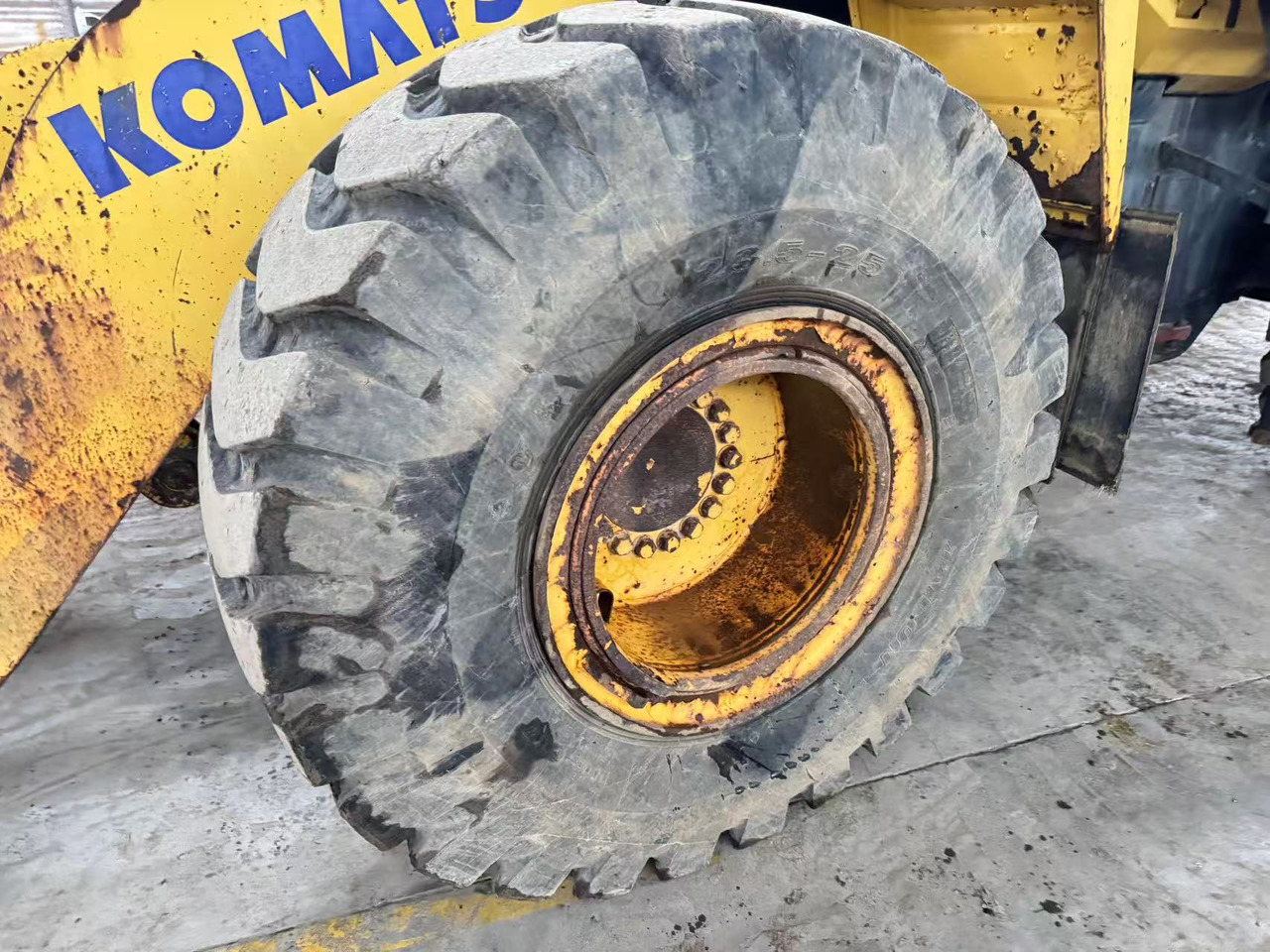 Chargeuse sur pneus KOMATSU WA380Z-6
