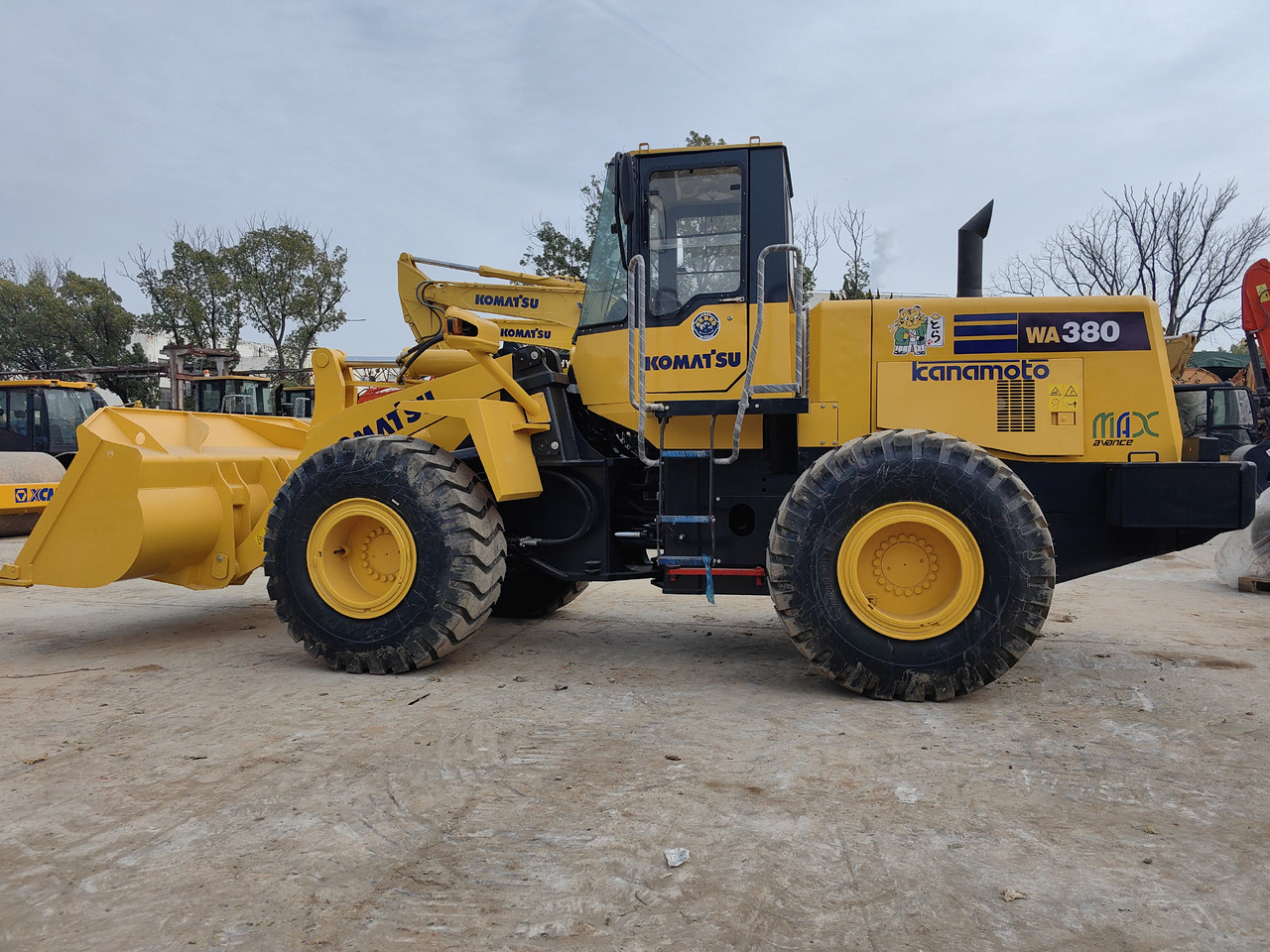 Chargeuse sur pneus KOMATSU WA380-3