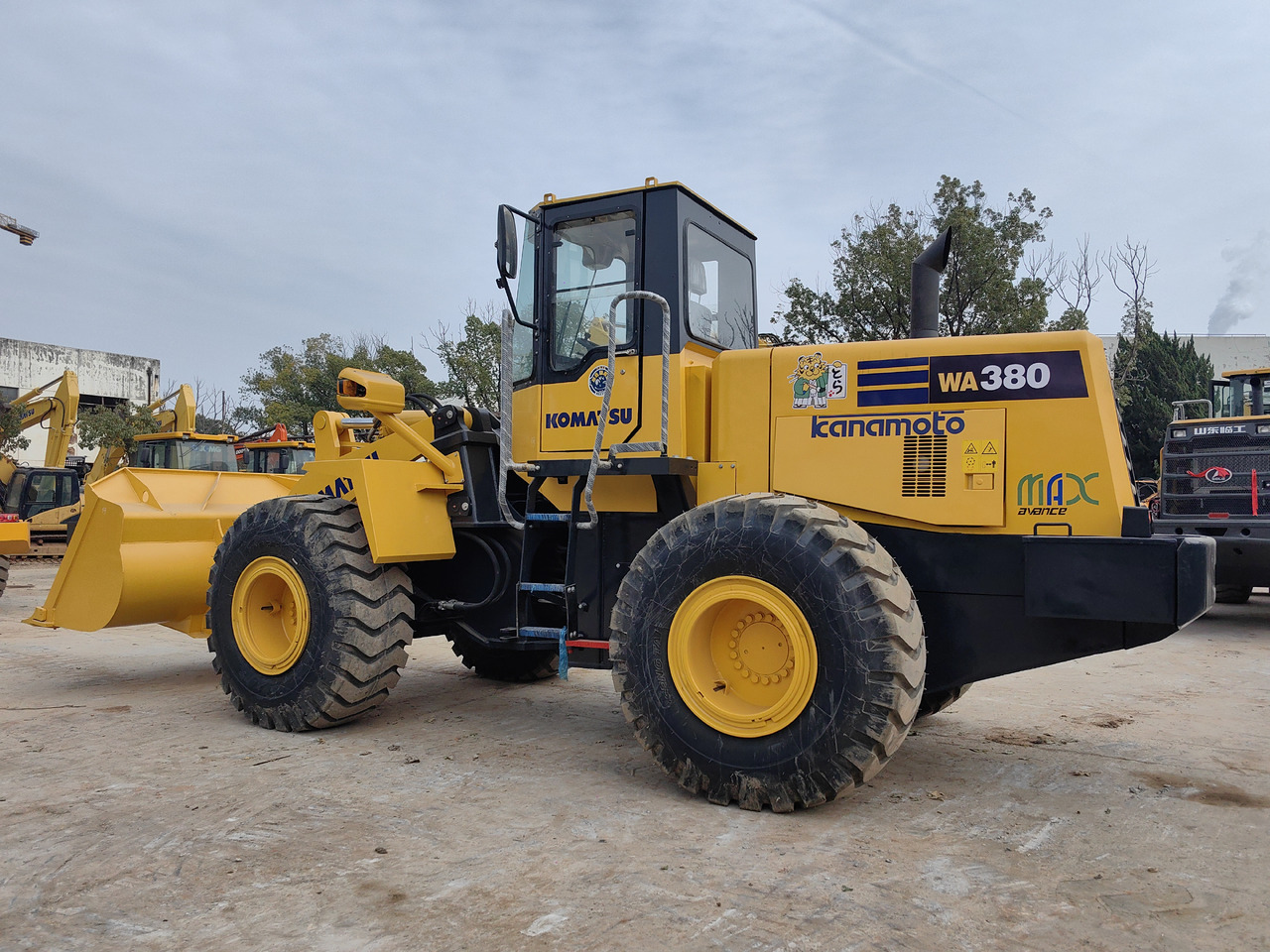 Chargeuse sur pneus KOMATSU WA380-3