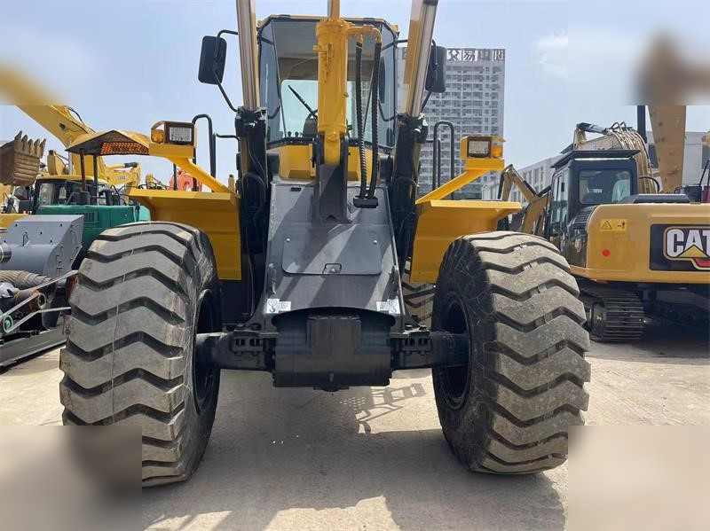 Chargeuse sur pneus KOMATSU WA380-3