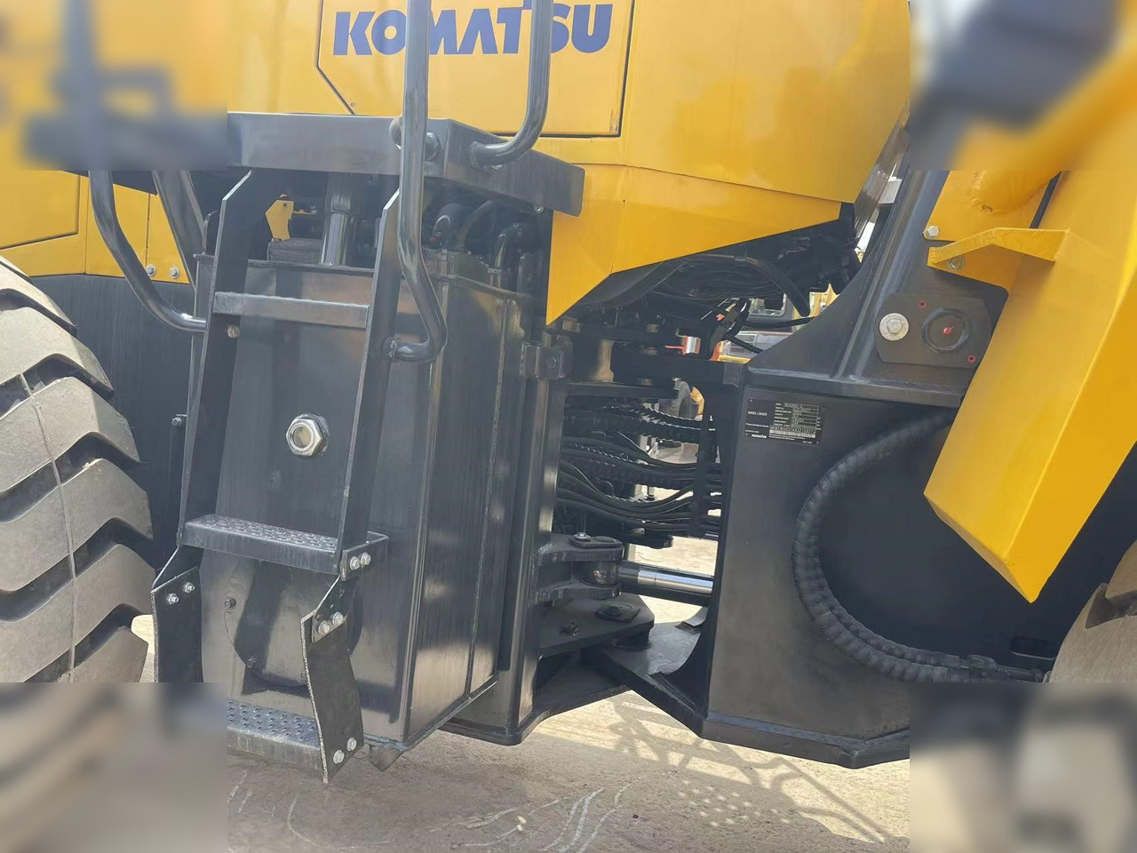 Chargeuse sur pneus KOMATSU WA380-3