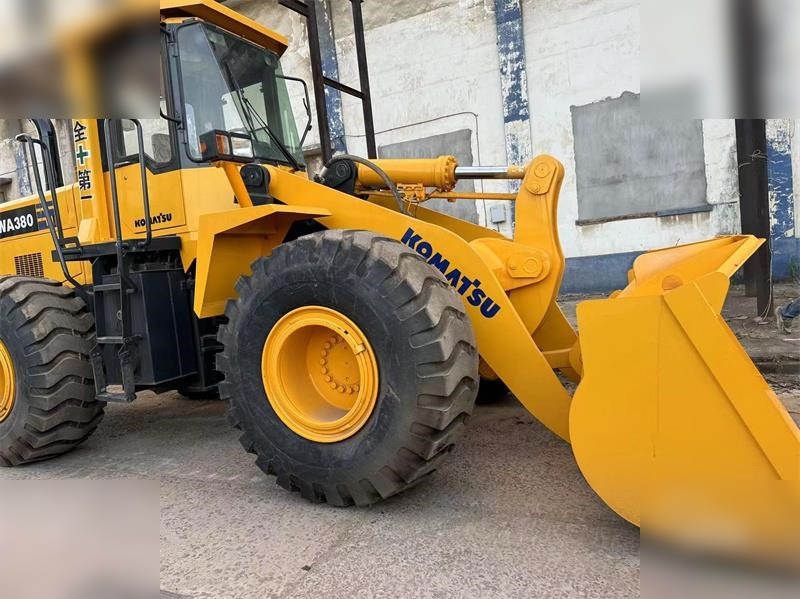 Chargeuse sur pneus KOMATSU WA380-3