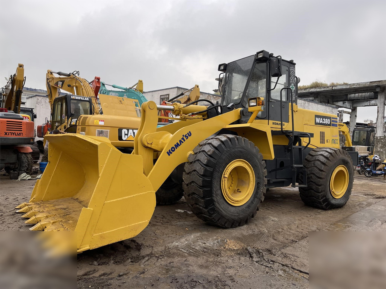 Chargeuse sur pneus KOMATSU WA380-3