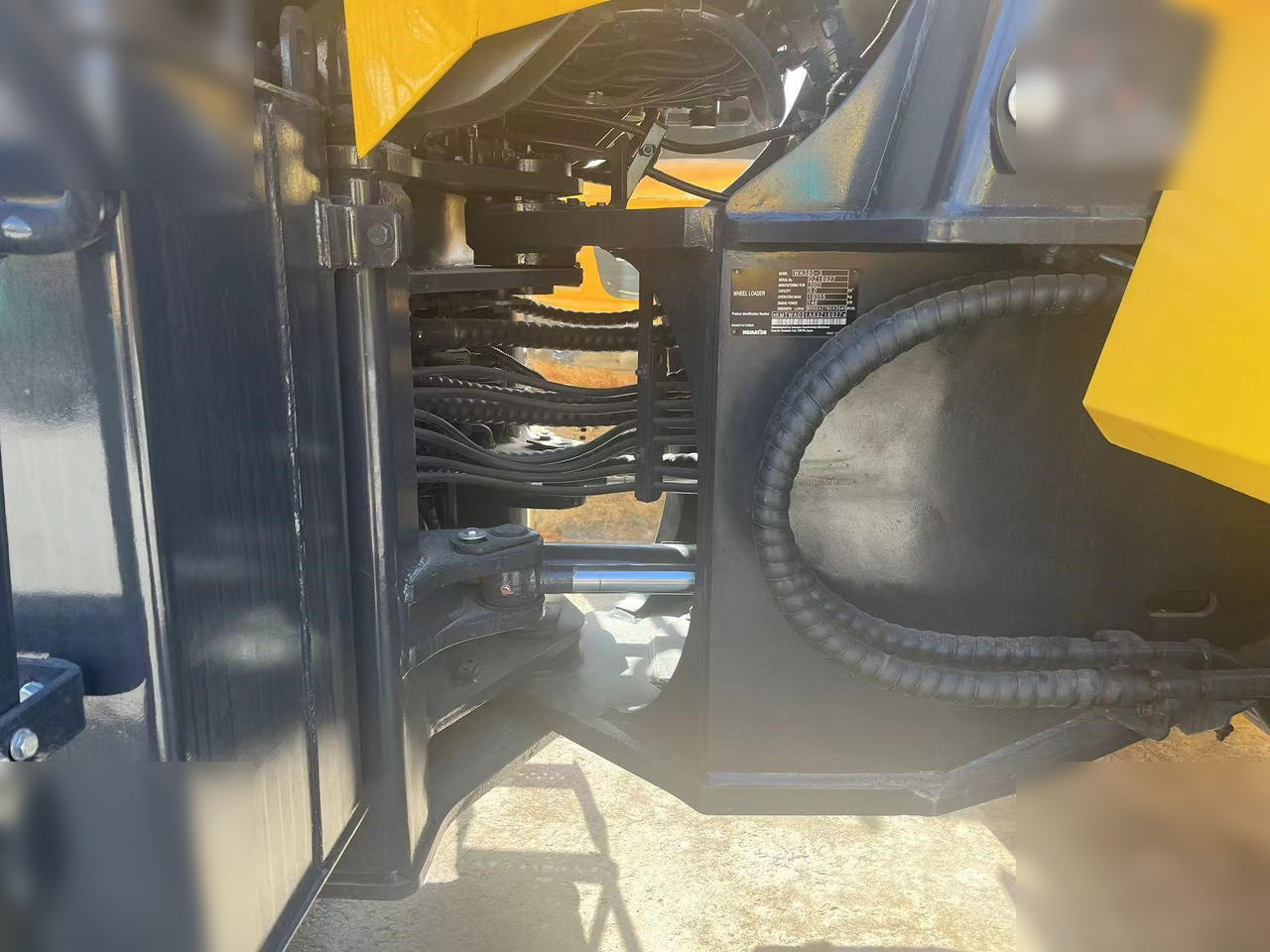 Chargeuse sur pneus KOMATSU WA380-3