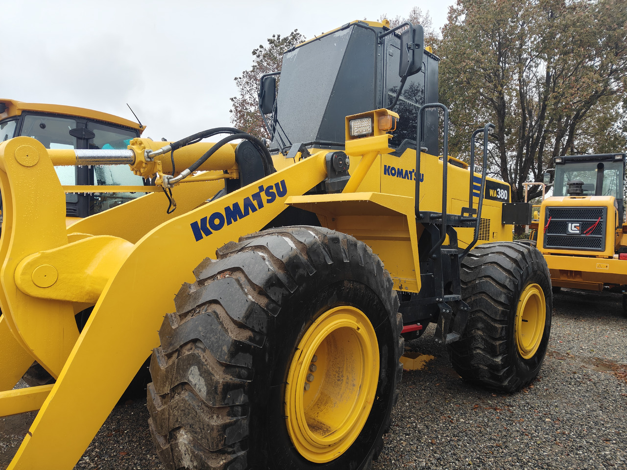 Chargeuse sur pneus KOMATSU WA380-3