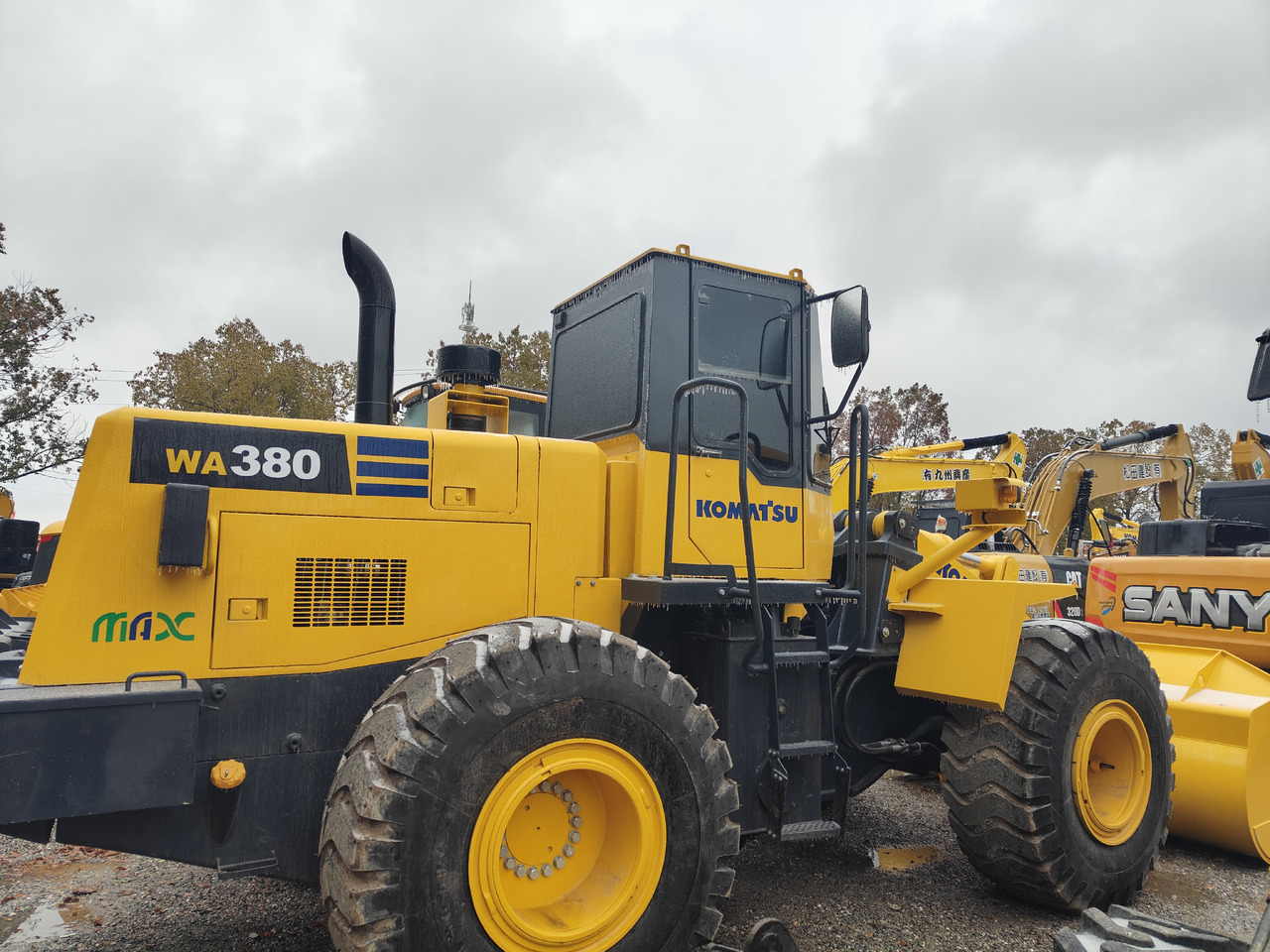 Chargeuse sur pneus KOMATSU WA380-3