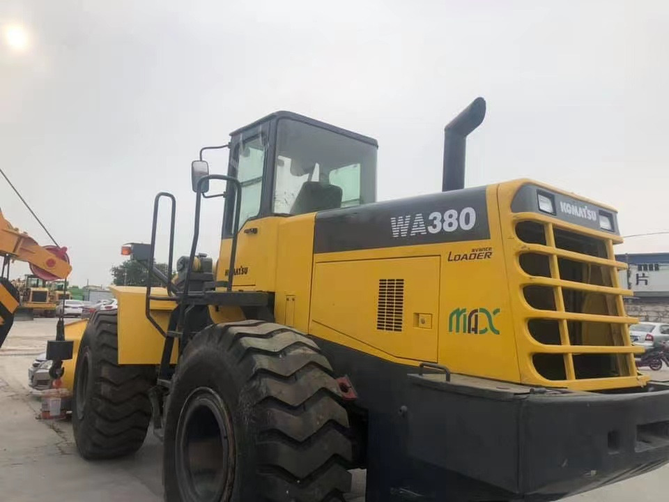 Chargeuse sur pneus KOMATSU WA380-3