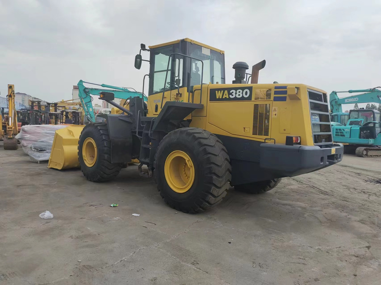 Chargeuse sur pneus KOMATSU WA380-6