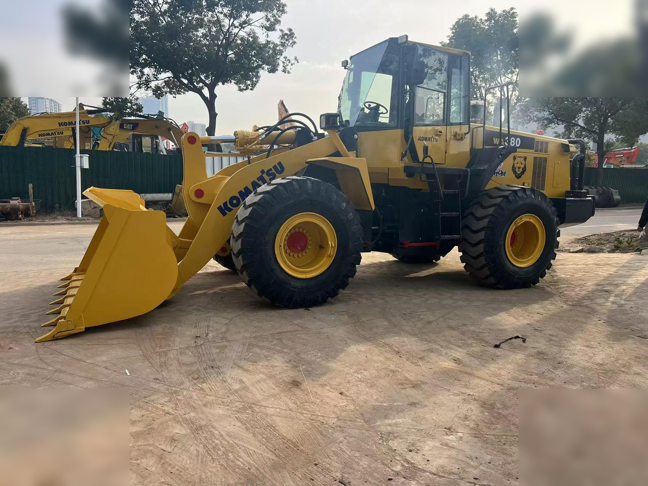 Chargeuse sur pneus KOMATSU WA380-6