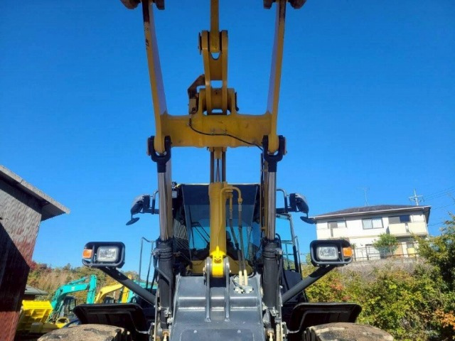 Chargeuse sur pneus KOMATSU WA380-8