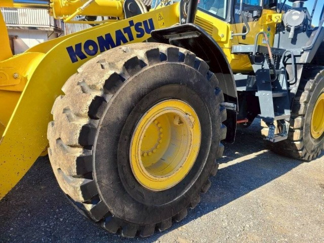 Chargeuse sur pneus KOMATSU WA380-8
