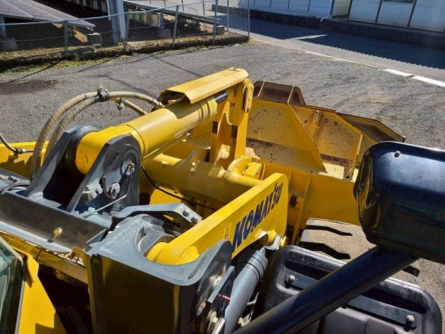 Chargeuse sur pneus KOMATSU WA380-8