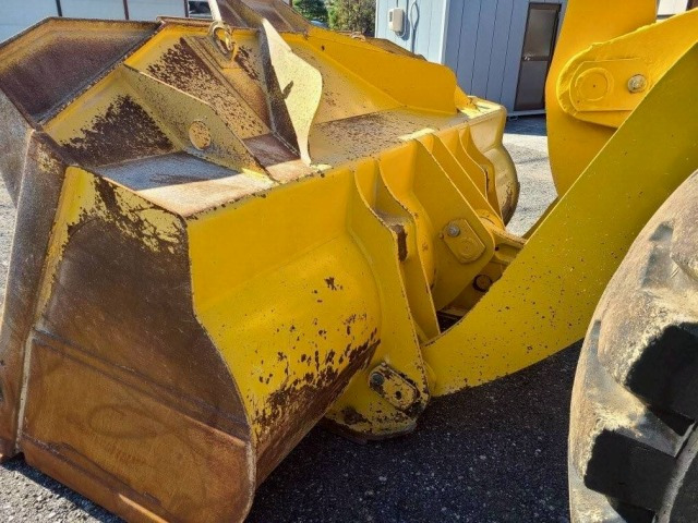 Chargeuse sur pneus KOMATSU WA380-8