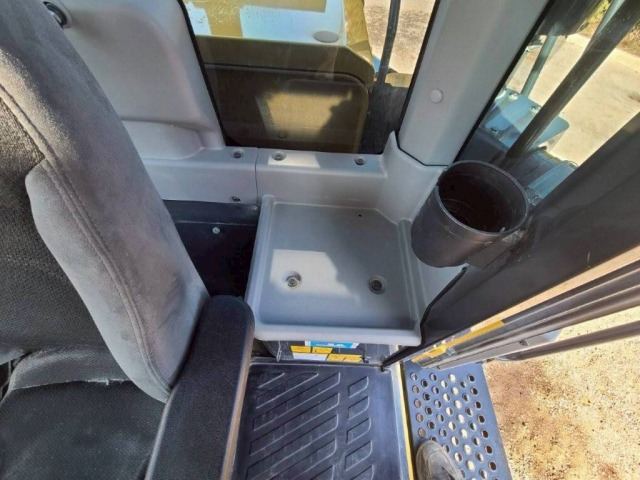 Chargeuse sur pneus KOMATSU WA380-8