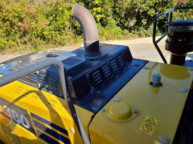 Chargeuse sur pneus KOMATSU WA380-8