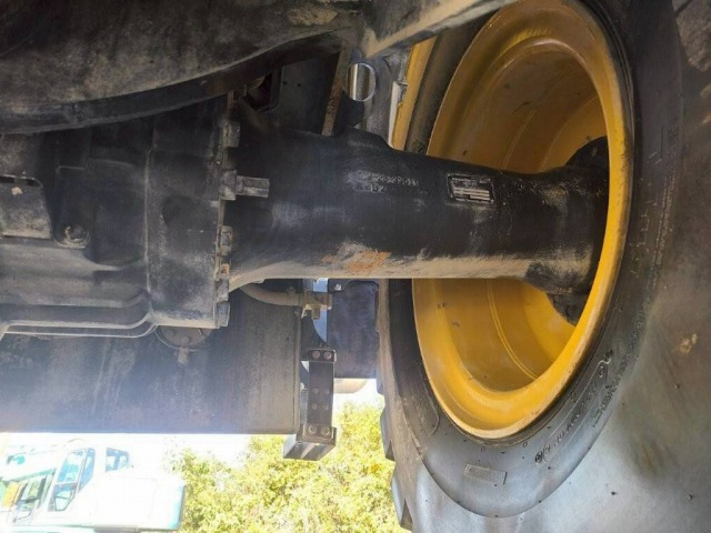 Chargeuse sur pneus KOMATSU WA380-8