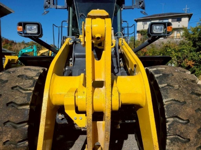Chargeuse sur pneus KOMATSU WA380-8